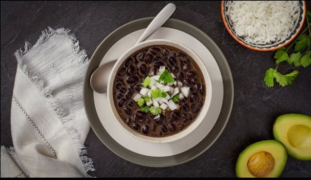 Caldo De Frijol.